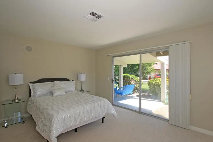 51 GUEST ROOM