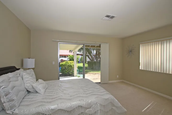 52 GUEST ROOM