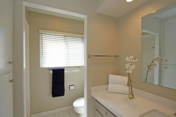 62 HALL BATH