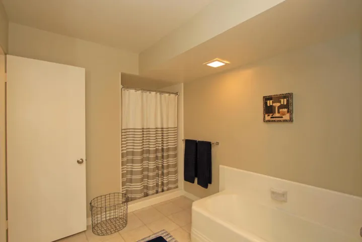 43 MASTER BATH