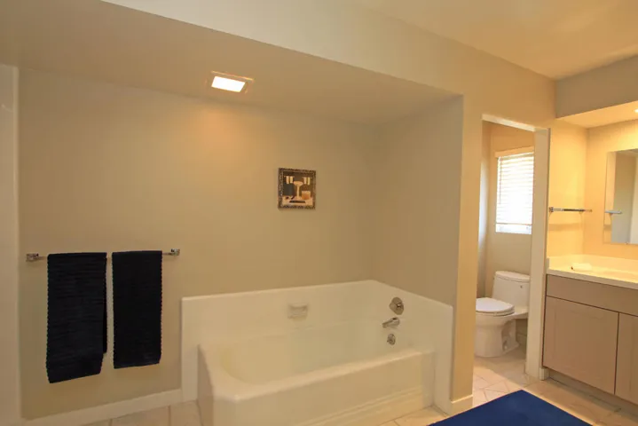42 MASTER BATH