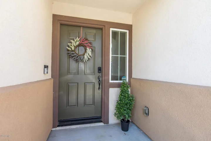 22126 Barrington Way Santa-large-003-003