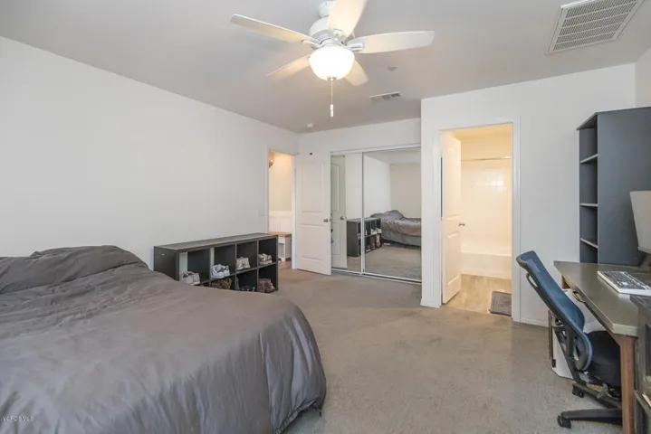 22126 Barrington Way Santa-large-035-034
