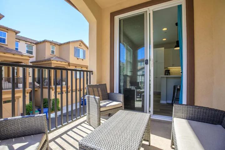 22126 Barrington Way Santa-large-010-013