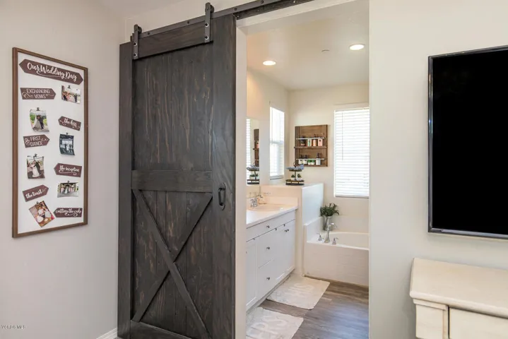 22126 Barrington Way Santa-large-031-036