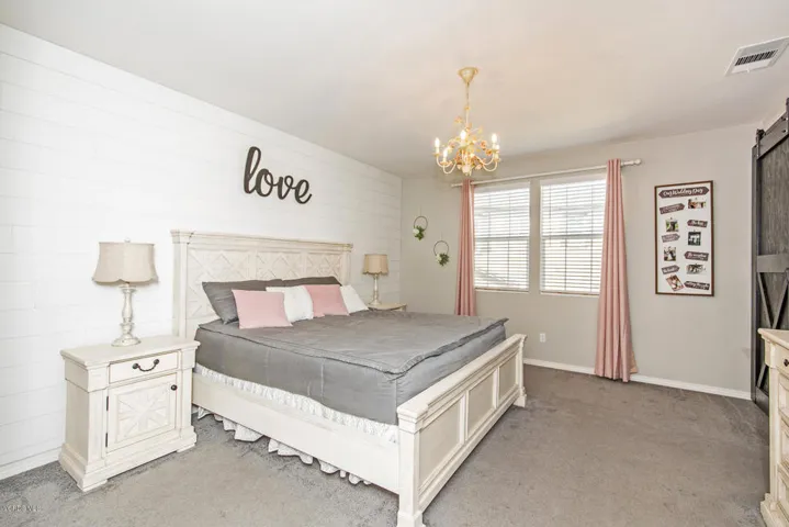 22126 Barrington Way Santa-large-030-035