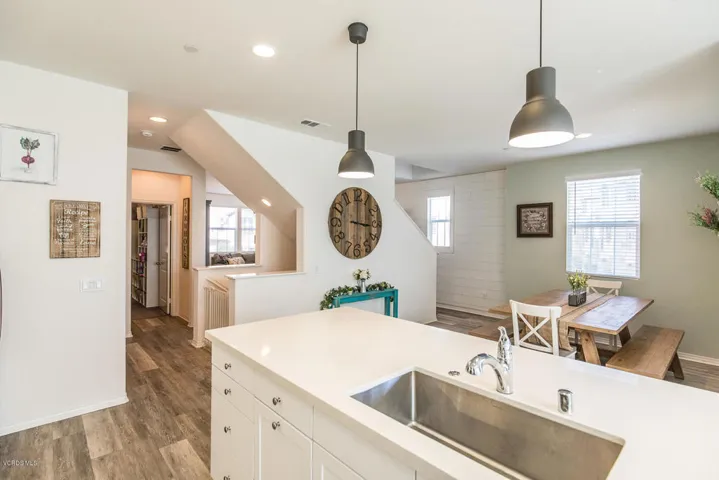 22126 Barrington Way Santa-large-021-021