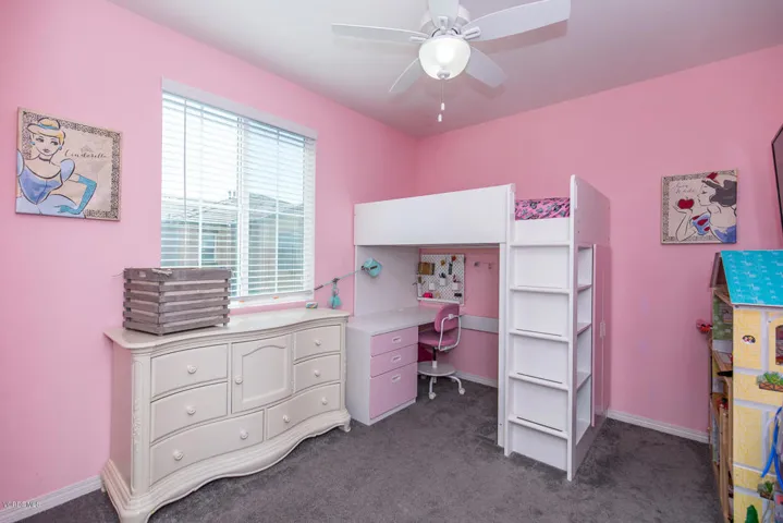 22126 Barrington Way Santa-large-025-027