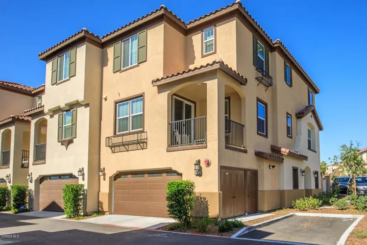22126 Barrington Way Saugus