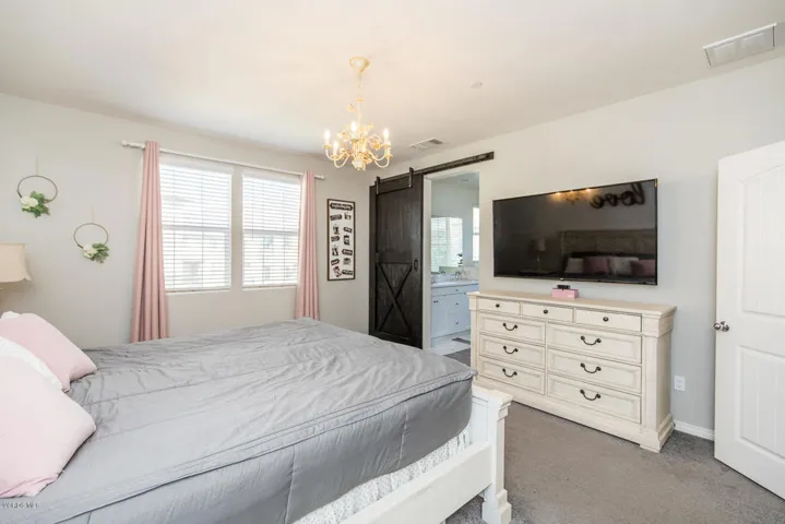 22126 Barrington Way Santa-large-029-026