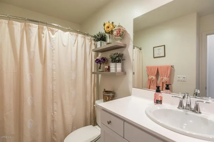 22126 Barrington Way Santa-large-022-022