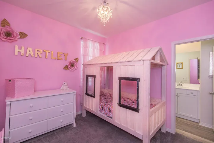 22126 Barrington Way Santa-large-027-028