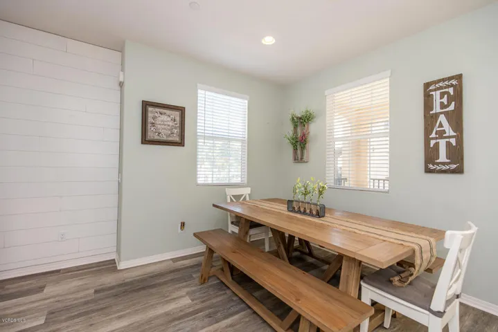 22126 Barrington Way Santa-large-017-014