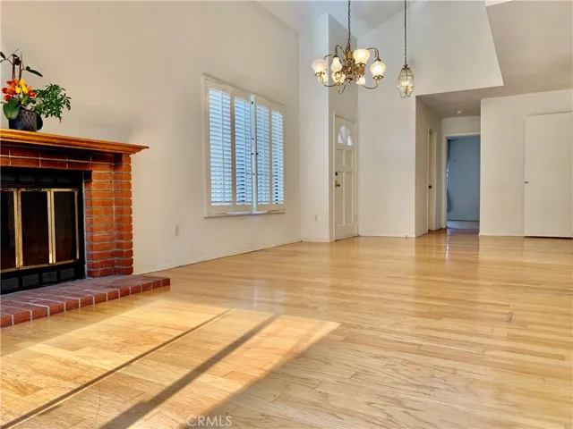 Open and Bright! High Ceiling with large size of living room.