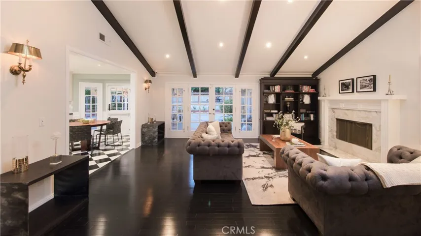 4617 Natoma Avenue, Woodland Hills, California 91364