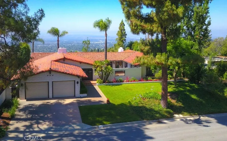 Safe showings available by appointment. Click on the house icons for the video and 3D vitual tours.
