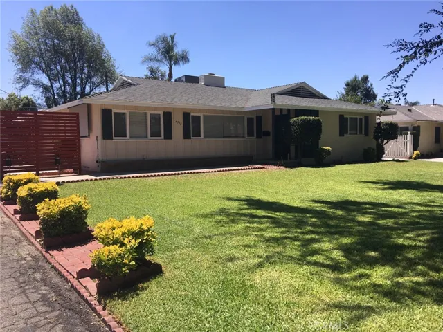 FRONT HOUSE VIEW