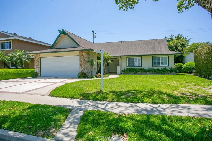 6392 Silverwood Drive, Huntington Beach, California 92647