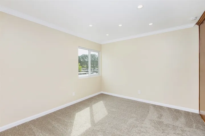 Dining Area w/recessed lights on dimmers for candlelight dinners!