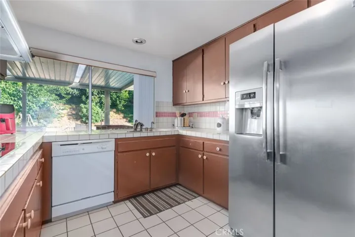 16184 Mesa Robles Drive, Hacienda Heights, California 91745