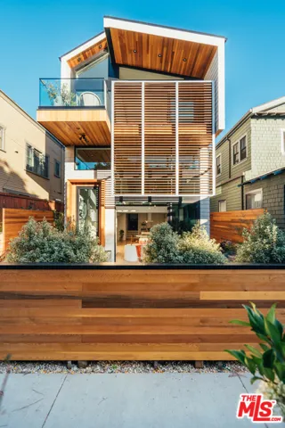 230 Horizon Avenue, Venice, California 90291
