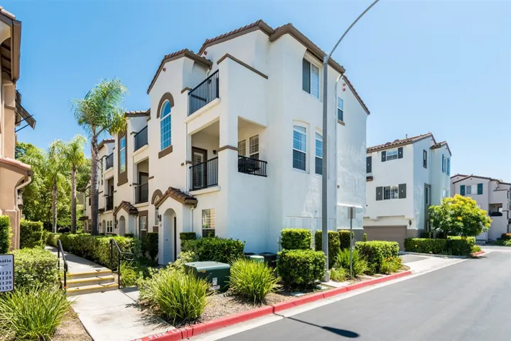 3133 Via Simpatia, Carlsbad, California 92009