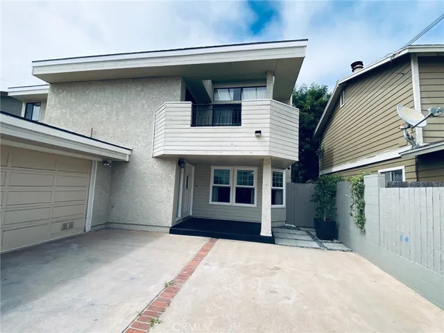 2105 Nelson Avenue B, Redondo Beach, California 90278