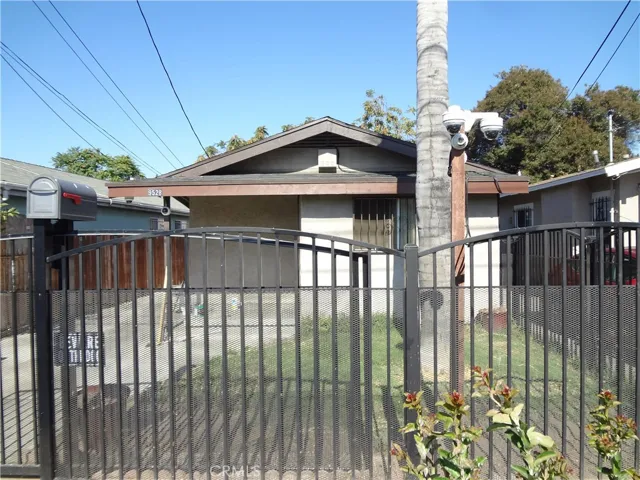 9528 Beach Street, Los Angeles, California 90002