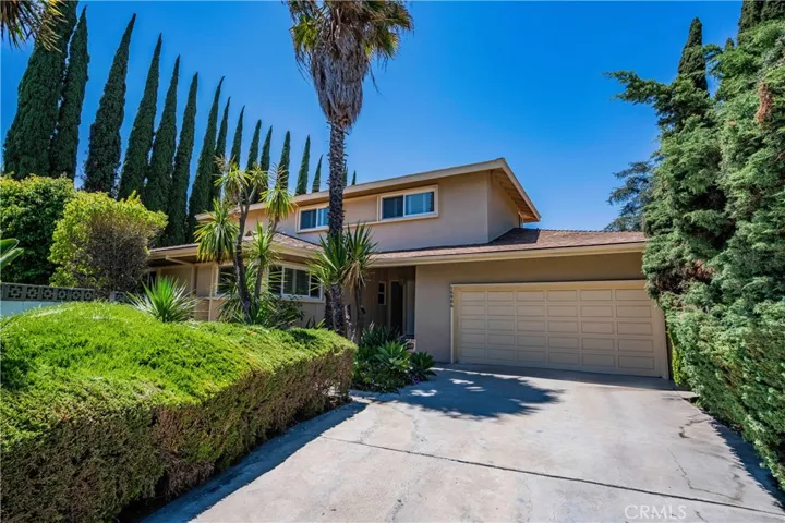 15984 Tobin Way, Sherman Oaks, California 91403