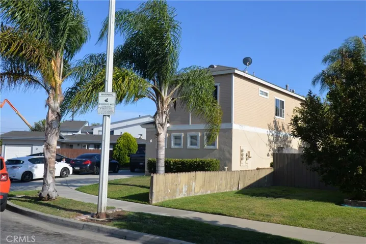 702 Jay Circle, Huntington Beach, California 92648