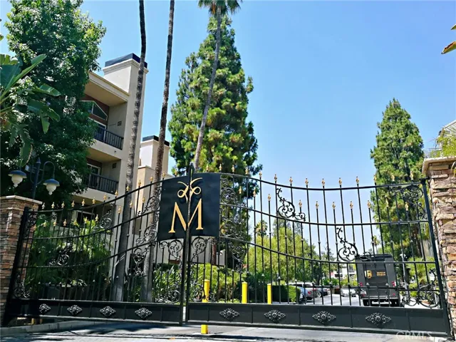 21450 Burbank Boulevard 312, Woodland Hills, California 91367