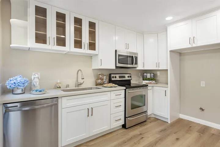 3286 Caminito Eastbluff 117, La Jolla, California 92037