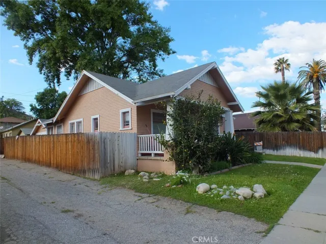 3945 Pine Street, Riverside, California 92501