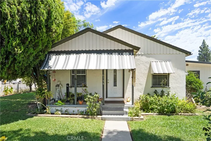 6754 Aldea Avenue, Lake Balboa, California 91406