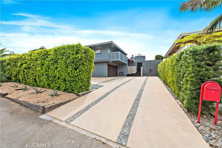 379 Bluebird Canyon Drive, Laguna Beach, California 92651