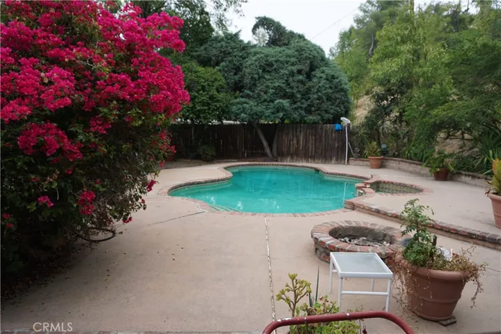 5633 Keokuk Avenue, Woodland Hills, California 91367