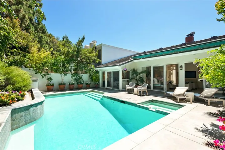 8 Rue Marseille, Newport Beach, California 92660