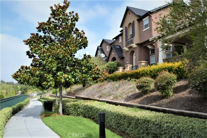 2110 Arnold Way, Fullerton, California 92833