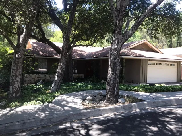 9429 Trebert Place, Tujunga, California 91042
