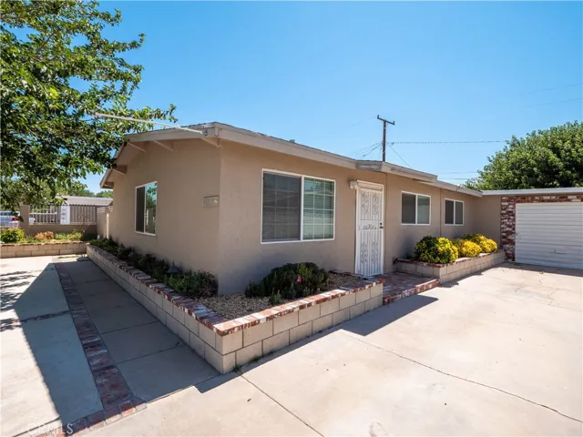 38727 3rd Street E, Palmdale, California 93550
