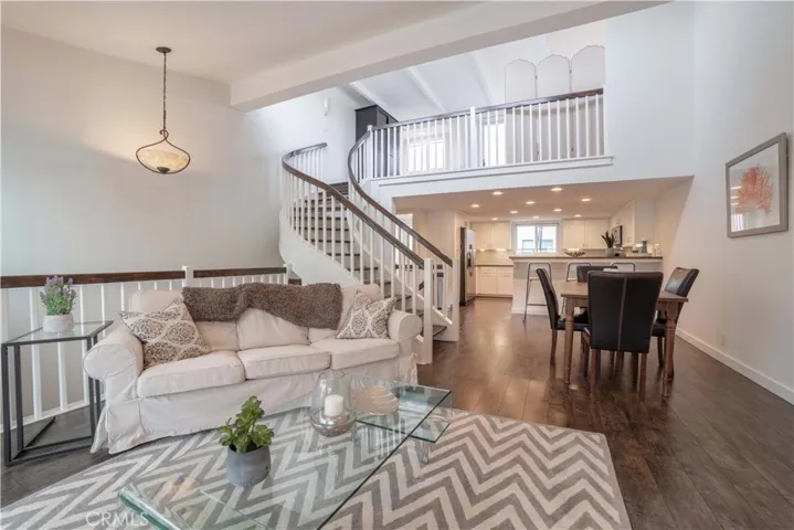 1107 Loma Drive C, Hermosa Beach, California 90254