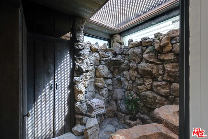 18842 Topanga Beach Road Road, Malibu, California 90265