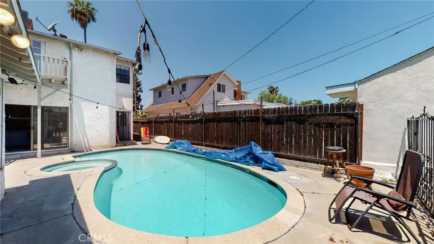 6530 Densmore Avenue, Lake Balboa, California 91406
