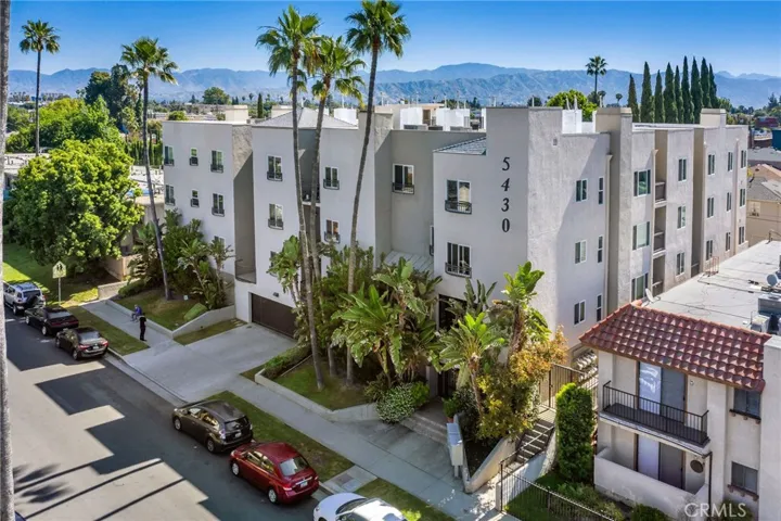 5430 Bellingham Avenue 202, Valley Village, California 91607