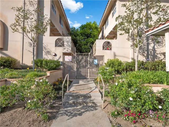 14365 Foothill Boulevard 20, Sylmar, California 91342