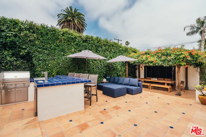 2506 Oakwood Avenue, Venice, California 90291