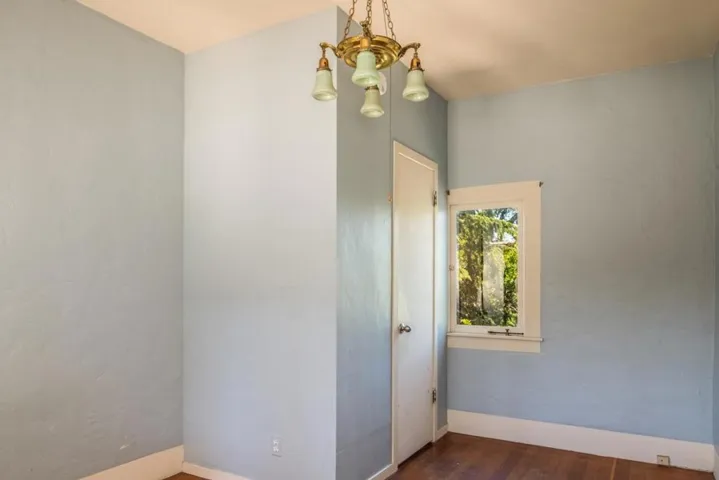 284 Central Avenue, Pacific Grove, California 93950