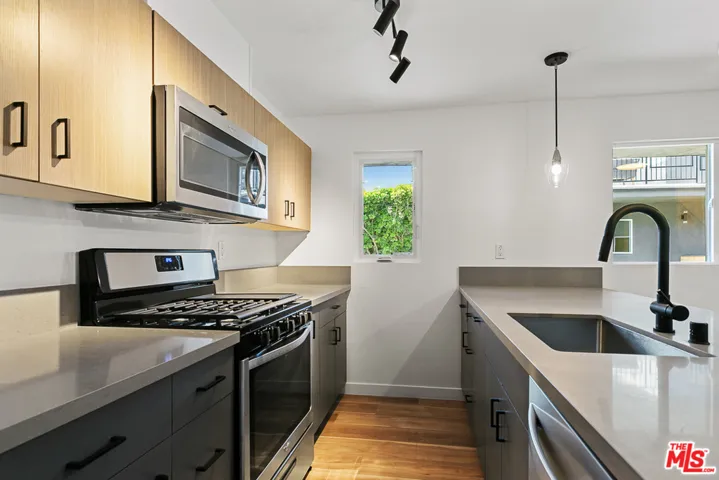 2918 Hauser Boulevard 3, Los Angeles, California 90016