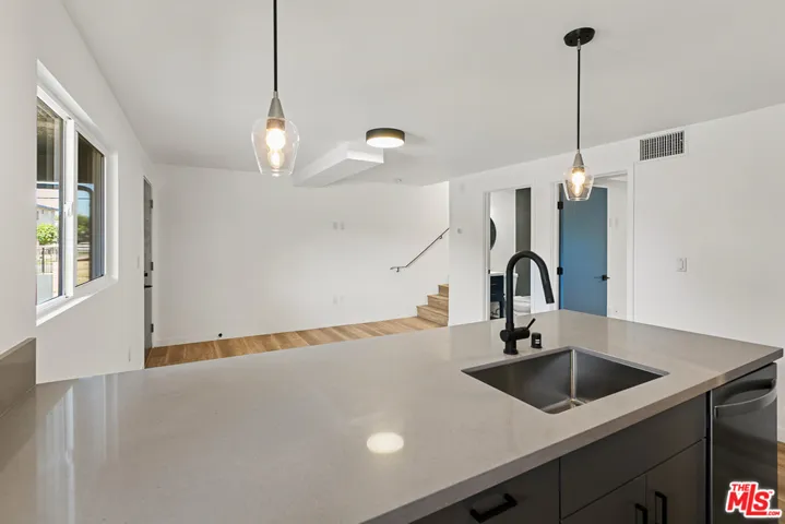 2918 Hauser Boulevard 3, Los Angeles, California 90016