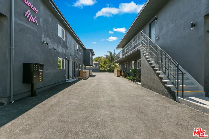 2918 Hauser Boulevard 3, Los Angeles, California 90016